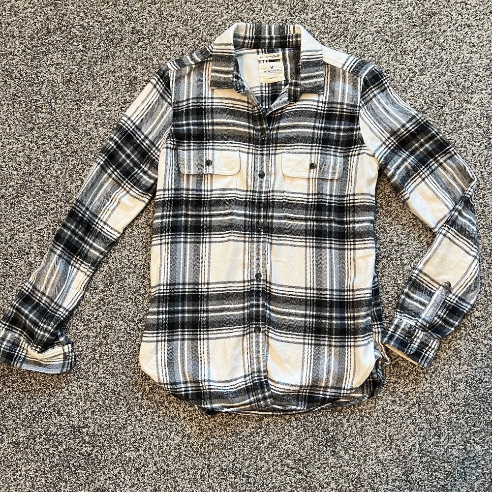 American Eagle women’s flannel size S